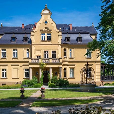 Pałac Gruszów Świdnica Exterior foto